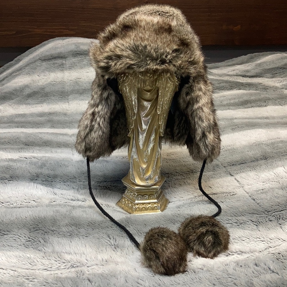 EUC - Call It Spring women’s faux fur hat